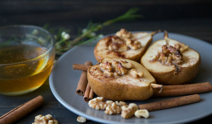 Iti plac perele? Vezi 3 retete simple, rapide si aromate cu acest fruct