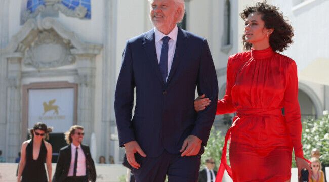 Tim Robbins divorteaza de sotia romanca. Nici nu se stia ca se casatorise cu Gratiela Brancusi