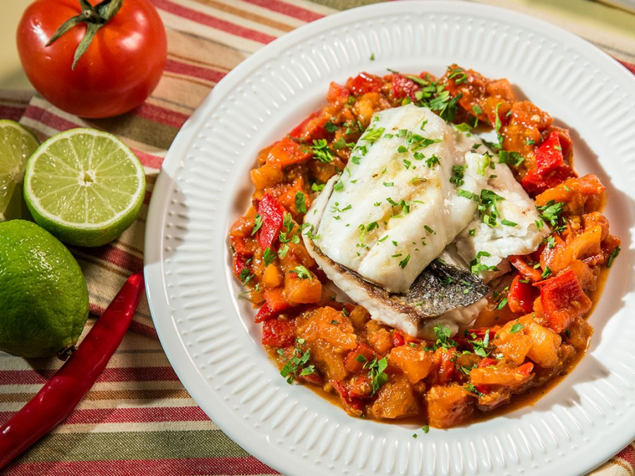 Tocanita de legume cu dorada la grill