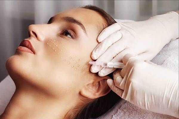 Reintinerirea tenului prin biorevitalizare. Afla cum sa intineresti cu 5 ani in doar 20 minute cu ajutorul unei proceduri estetice de ultima ora