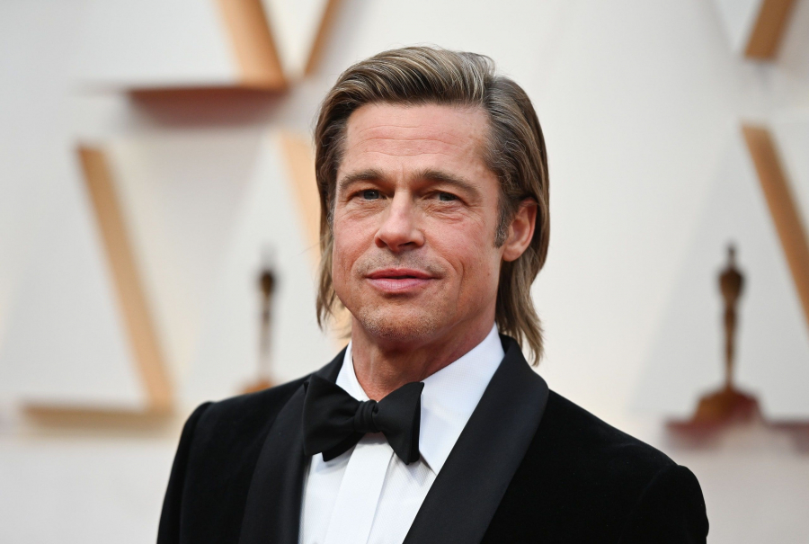 De ce Brad Pitt mananca mereu in filme? Top 4 scene virale - VIDEO