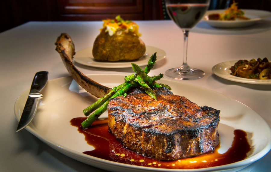 Localuri din Chisinau unde poti gusta un steak delicios! Iata unde trebuie sa mergi impreuna cu cei dragi - FOTO