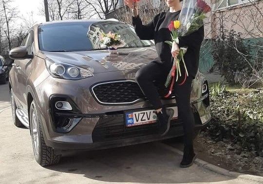 Masina de lux primita in dar chiar de ziua ei! Actrita de la noi, care se bucura de cel mai mare rasfat: „Promit sa am grija de ea”