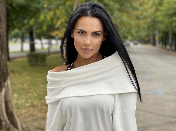 EXCLUSIV. Sotia lui Stefan Banica Jr, Lavinia Pirva, s-a angajat in televiziune. Unde o puteti vedea o data pe saptamana