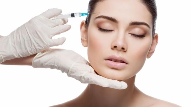 Acidul hialuronic in lupta impotriva ridurilor! Care sunt contraindicatiile si riscurile daca recurgi la asemenea proceduri