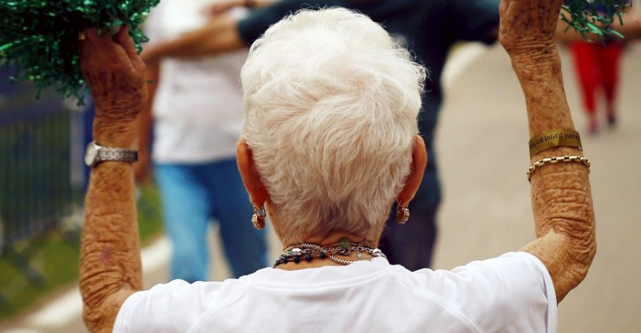 Regina Frantei a albit complet cu o seara inainte sa fie ghilotinata. Canities Subita - boala care te face sa albesti peste noapte