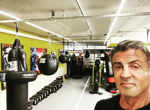 Este demn de invidiat! Sylvester Stallone rupe sala de fitness in doua la varsta de 74 de ani