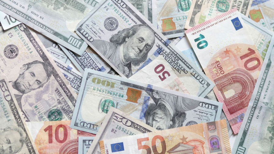 Curs valutar BNM pentru 15 iunie. Cat costa astazi un euro si un dolar FOTO