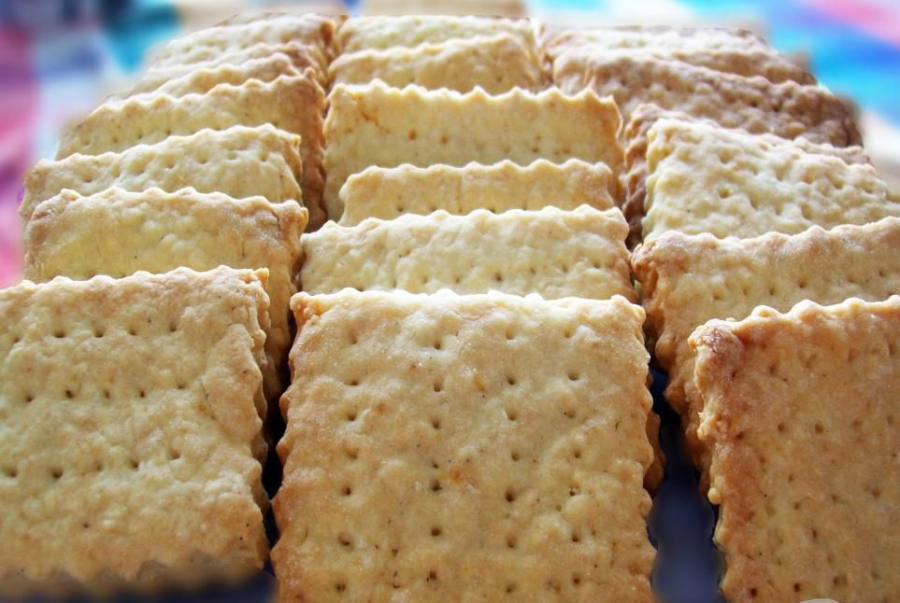 Istoria biscuitilor: de ce au biscuitii Petit Beurre 4 „urechi“, 52 de „dinti“ si 24 de gaurele