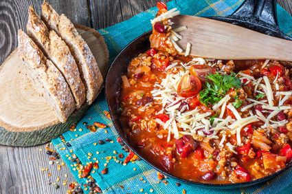 Reteta sanatoasa! Afla cat de usor este de preparat chilli de legume. Iti lasa gura apa