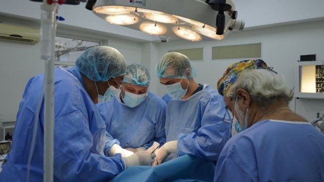 Medicii de la noi i-au inlaturat unei fetite de 11 ani un chist pulmonar de mari dimensiuni 