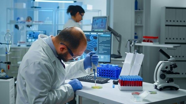 Cel mai mare studiu clinic al unui test de sange care poate depista 50 de tipuri de cancer, demarat in Marea Britanie
