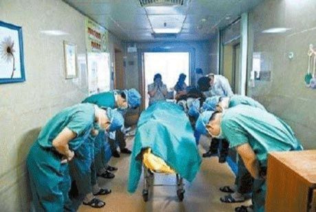 Imaginea care te lasa fara cuvinte! Un baietel de 11 ani care a murit de cancer a avut o dorinta inainte de moarte: ca sa-si doneze organele pentru ca altii sa poata trai