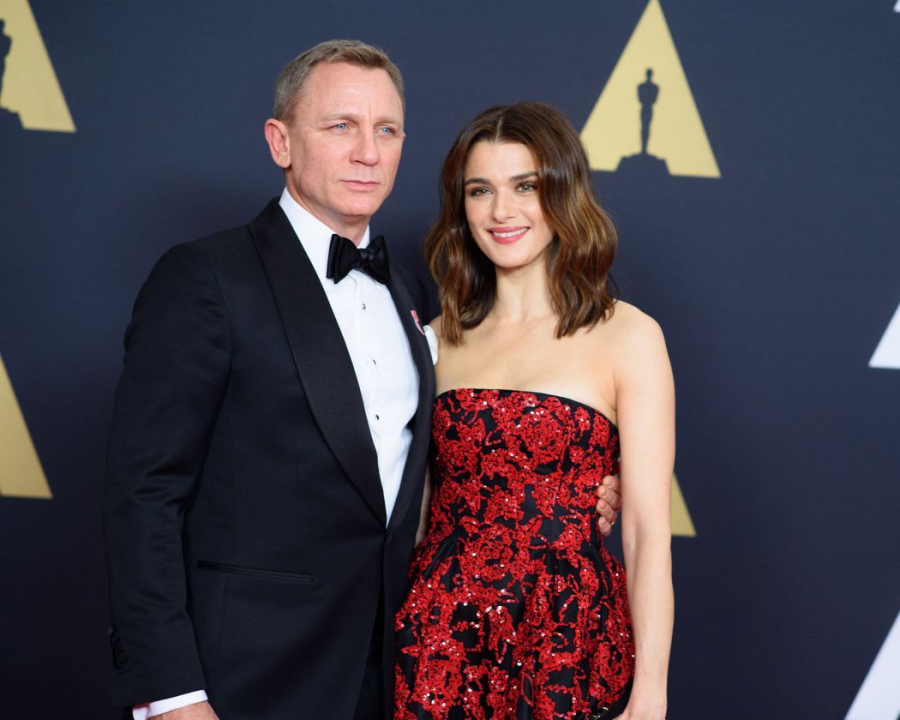 Iubirea lui James Bond cu Rachel Weisz: s-au cunoscut in facultate, dar s-au casatorit dupa un sfert de veac, ea daruindu-i un copil la 48 de ani!