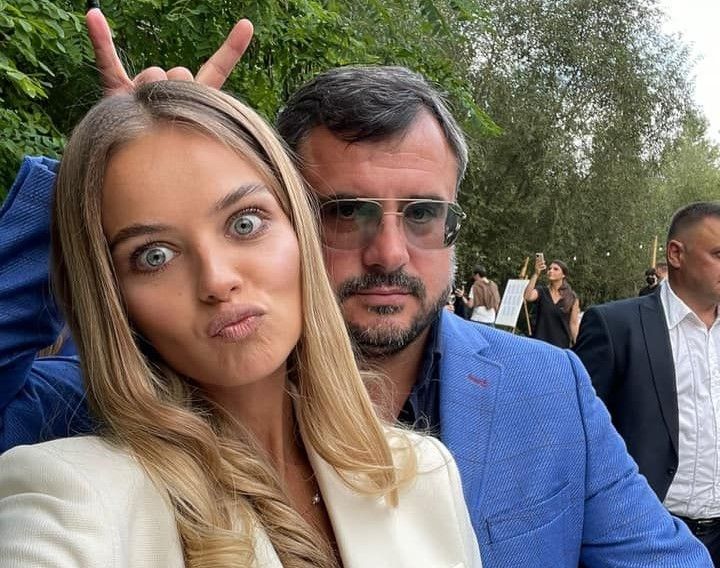 De ziua orasului, la o plimbare prin centru! Anastasia Fotachi si Garbiel Stati - surprinsi pe strazile din Chisinau: ,,Am procurat si o caciula ciobaneasca” - VIDEO
