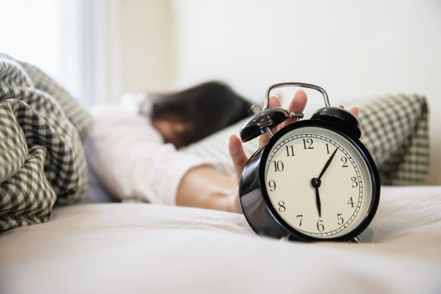 Te trezesti mereu obosita dimineata? Afla care pot fi cele 5 motive