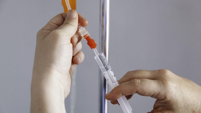 Infirmiera condamnata la inchisoare pe viata pentru uciderea unor pacienti prin contaminarea perfuziilor cu dezinfectant