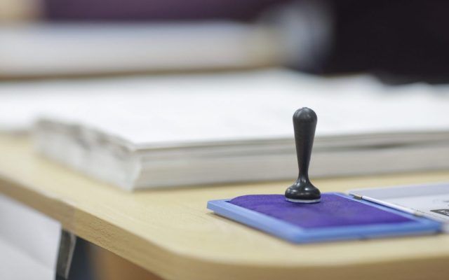 Cum explica CEC suspendarea alegerile locale din municipiul Balti chiar inaintea deschiderii sectiilor de votare: "Pentru a proteja procesul electoral, ca acesta sa nu fie viciat si mai mult"