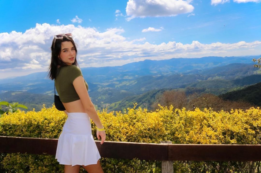 Modelul brazilian Valentina Boscardin a murit de COVID la doar 18 ani