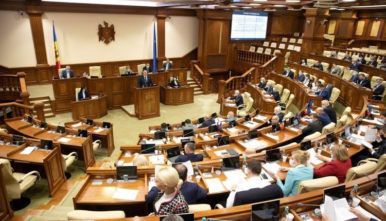 Sase deputati din Parlamentul Republicii Moldova - testati pozitiv la COVID-19