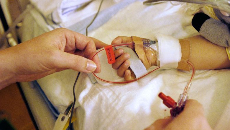 Parintii unui copil bolnav din Italia au cerut medicilor sa foloseasca doar transfuzii cu sange de la donatori nevaccinati anti-COVID