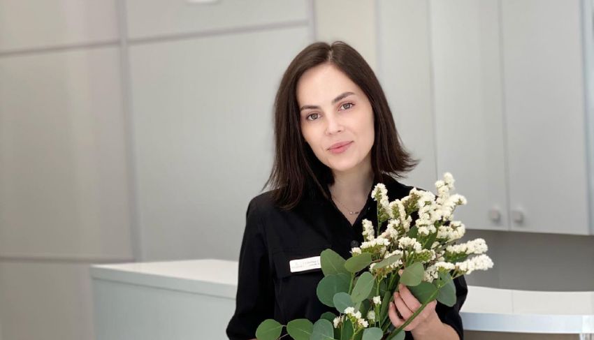 Cum ingrijim acasa pielea din zona ochilor?⁣⁣ Cristina Cotruta, dermato-cosmetolog ne spune despre particularitatile pielii din aceasta zona 