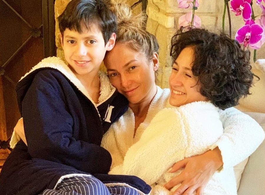 Gemenii lui Jennifer Lopez au implinit 14 ani. Artista a impartasit imagini rare de familie: „M-ati invatat adevaratul sens al vietii” - FOTO