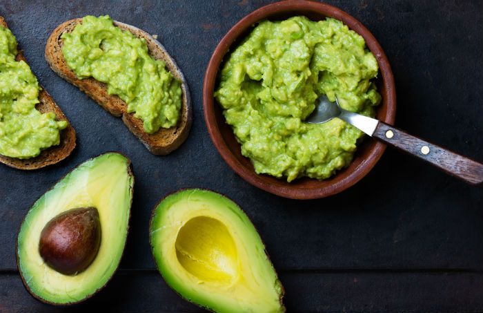 De ce e bine sa mananci avocado dimineata si sa il eviti seara