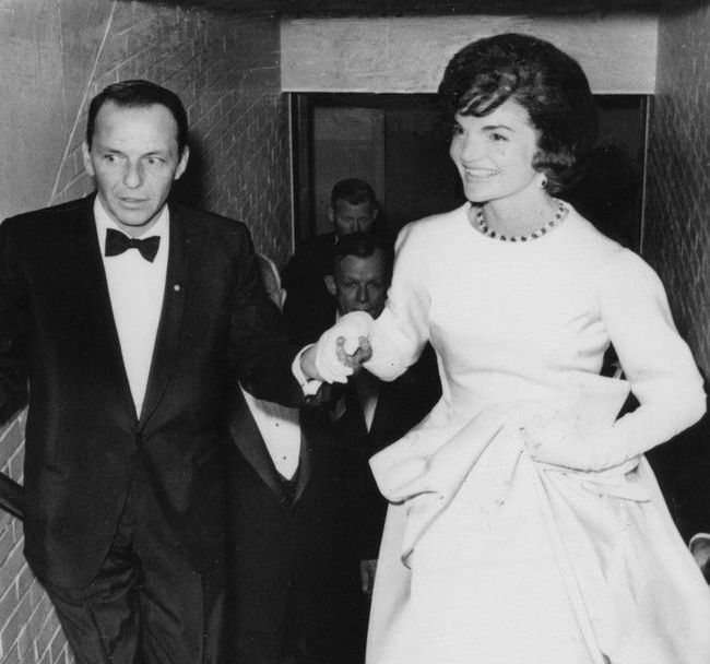 Jackie Kennedy a petrecut o noapte cu Frank Sinatra: "Intotdeauna am fost indragostit de ea"