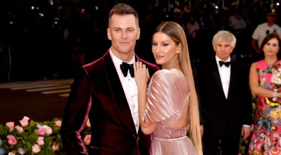 Dupa 13 ani de casnicie, fotomodelul Gisele Bundchen si sportivul Tom Brady s-au despartit