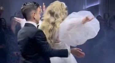 Videoclip viral pe TikTok: Dansul mirilor pe manele!