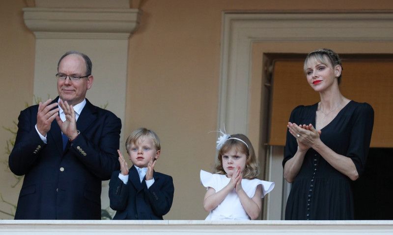 Ce costume inedite au purtat de Halloween gemenii Printesei Charlene de Monaco