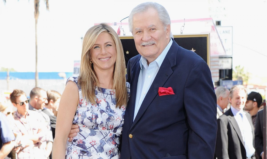 Jennifer Aniston, in doliu. Tatal ei, actorul John Aniston, a murit la 89 de ani