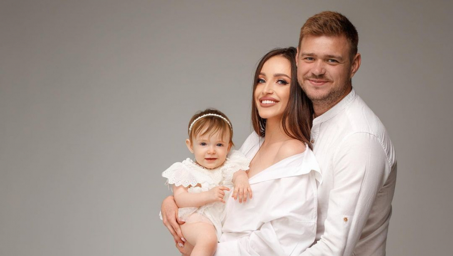 Sunt impreuna de 9 ani si se iubesc la fel de mult ca in prima zi! Bloggerita Marisha Ignat i-a dedicat un mesaj emotionant sotului sau cu ocazia aniversarii - FOTO