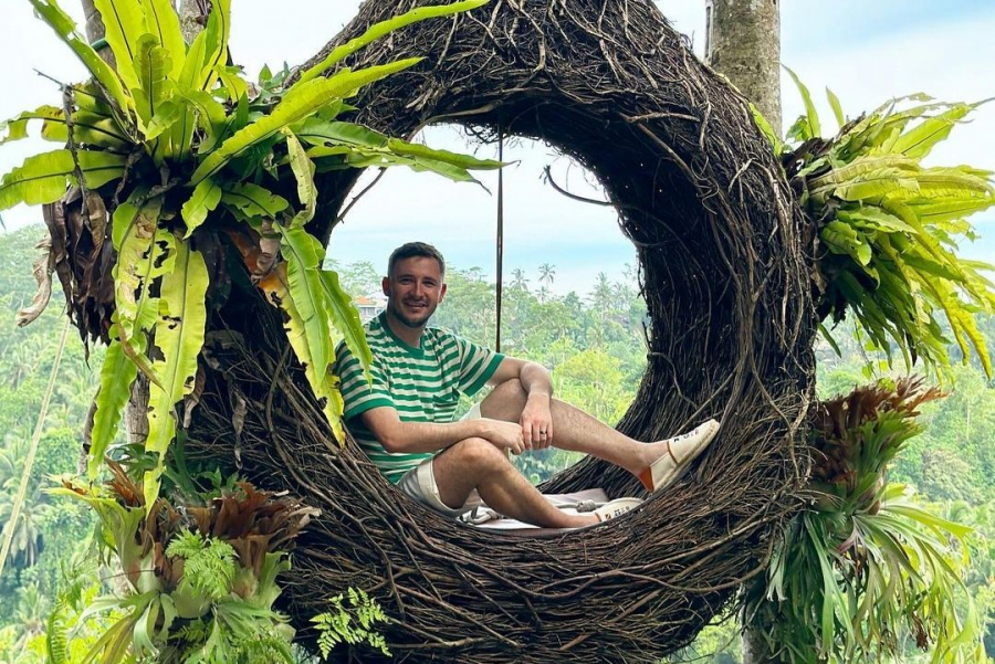 Intalnire neasteptata! Pe cine a surprins Emilian Cretu in timpul plimbarii sale prin Bali: „Am mai gasit o maimutica” - VIDEO