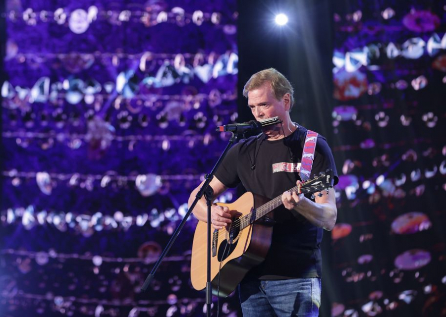 La 70 de ani, Nelu Borsan a cucerit publicul si juratii de la Romanii au Talent cu momentul sau de trubadur - VIDEO