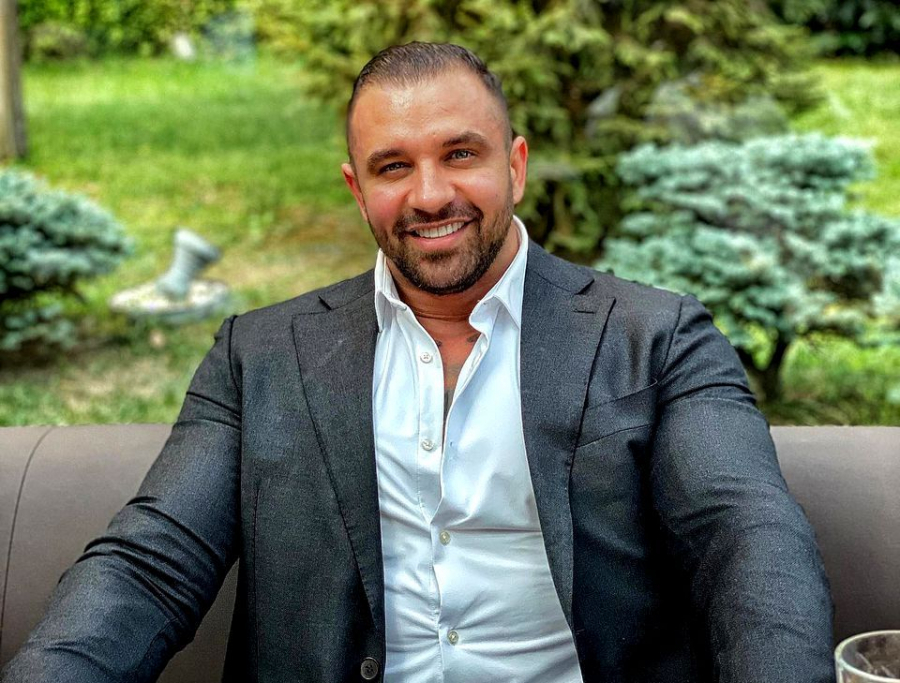 Alex Bodi, cel mai mandru tata! Ce domnisoara frumoasa a devenit fiica lui din Spania