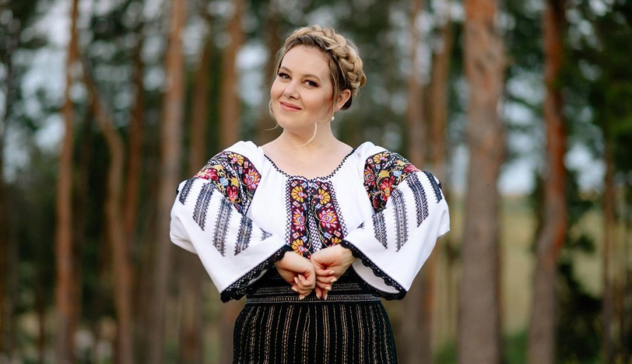 Romina Spinu si sotul ei sarbatoresc nunta de aluminiu! Interpreta se bucura de o familie frumoasa si o cariera de succes - FOTO