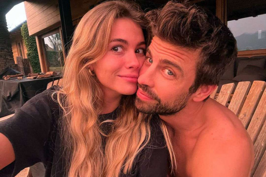 Pique, mai indragostit ca oricand. De mana cu Clara Chia, in Barcelona, dupa ce aceasta s-ar fi mutat in casa unde a locuit si Shakira - FOTO
