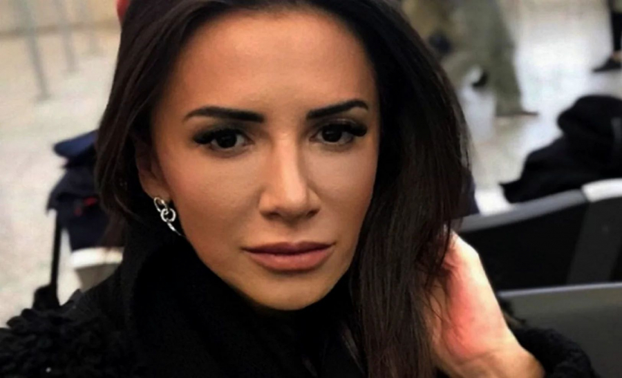 Romanca Mara Banica, primele declaratii dupa interventia estetica de 15.000 euro: „Asta e fata mea inca bombardata, un pic umflata”
