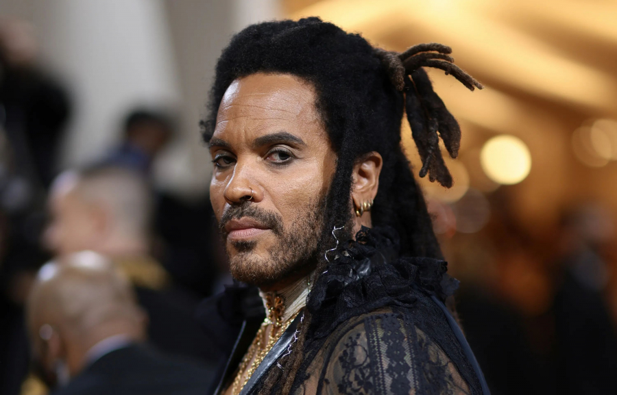 Lenny Kravitz, la sală în pantaloni de piele, top din plasă și ochelari de soare. I-a uimit pe fani: „Nu iese niciodată din personaj” - VIDEO