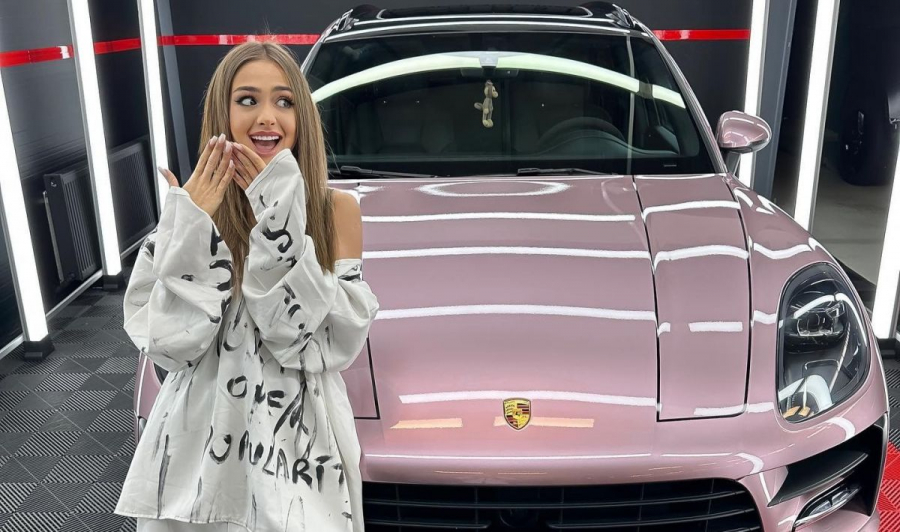 Iuliana Beregoi își vinde Porsche-ul! Cât costă bolidul de lux al vedetei - FOTO