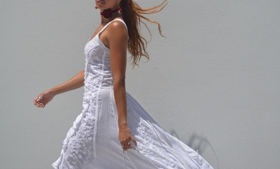 Deși are succes ca model, și-a ales o profesie de care mulți ar fugi. Cine este influencerița de 24 de ani, care atrage toate privirile cu ținutele ei - FOTO