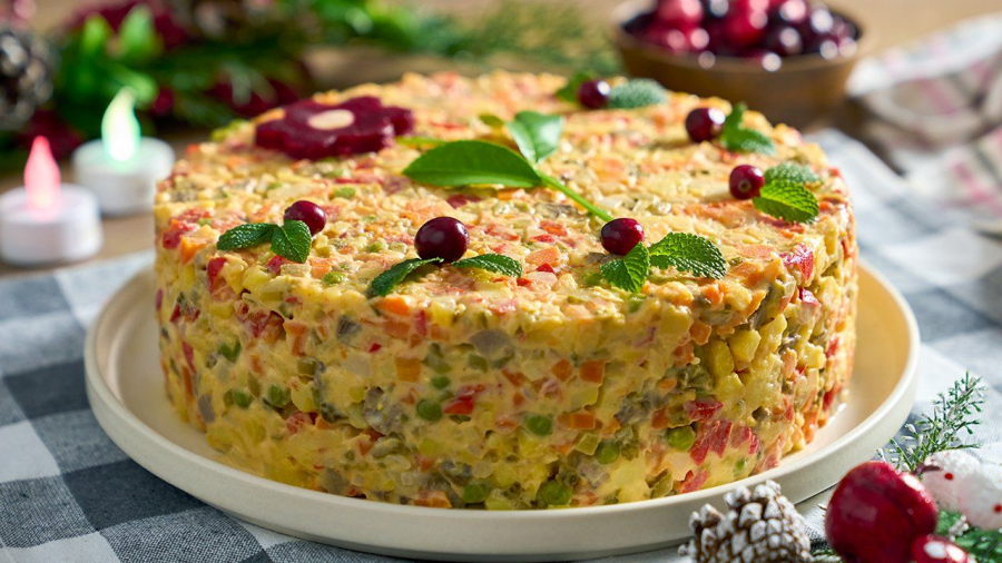 Cum să mănânci salată de boeuf fără să te îngrași: Trucuri și alternative sănătoase
 
