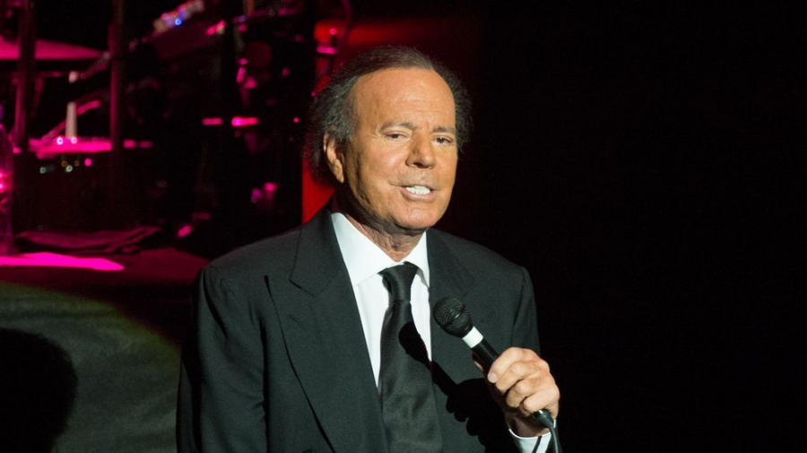 Julio Iglesias și-a făcut testamentul. Cine va moșteni imperiul său de milioane de euro. Artistul are 8 copii și un fiu pe care a refuzat să îl recunoască