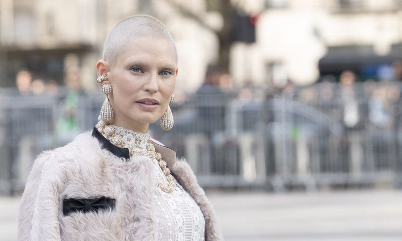 Modelul Bianca Balti, lecție de curaj după ce și-a pierdut părul în urma cancerului: „Am învățat să ignor standardele de frumusețe!”
