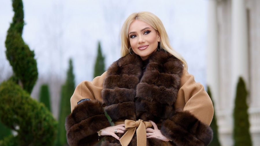 Adriana Ochișanu tună și fulgeră! Ce a pățit artista: „Ceea ce faceți este furt, sunteți niște tâlhari, hoți” - VIDEO