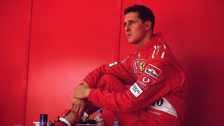 Veste neașteptată! Michael Schumacher a reușit să dea un autograf pe o cască de pilot de Formula 1 - FOTO