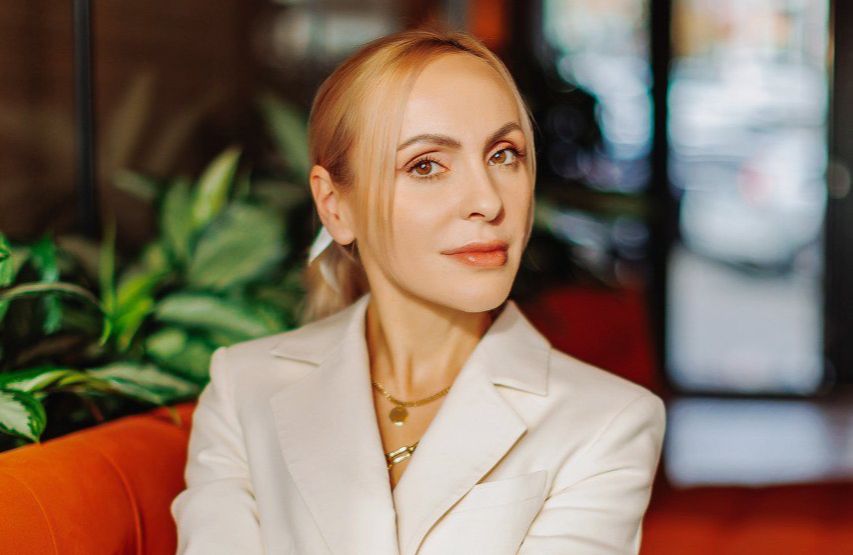FASHION FRIDAY cu Xenia Bugneac: Ghid de stil pentru Paști! Ce porți ca să întorci toate privirile - FOTO