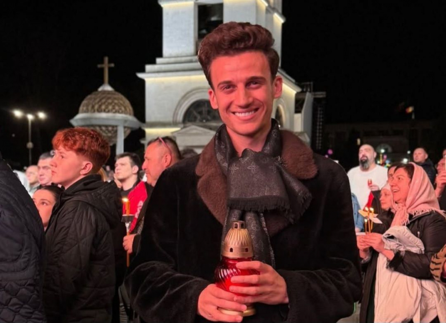 Hristos a Înviat! Cine sunt vedetele de la noi care au ales să meargă la biserică în noaptea Învierii, alături de familie, prieteni sau rude - FOTO/VIDEO
